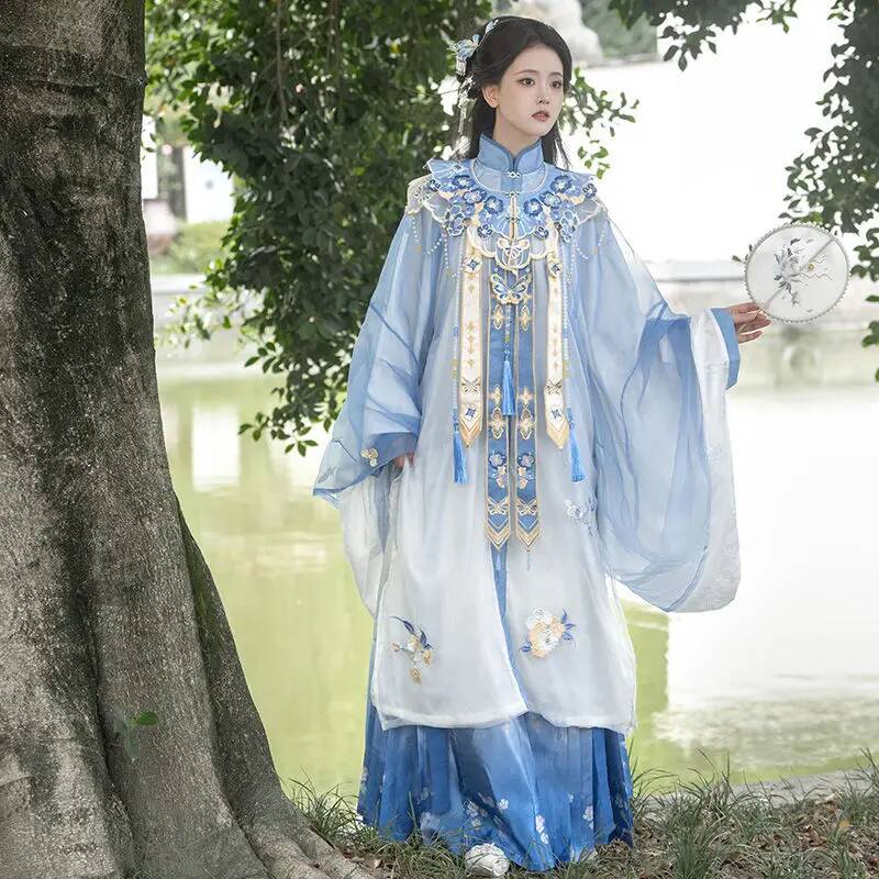 隔月[Lan Jin Luo]新しい漢服女性の明朝スタイル  - Embroidery Skirt のレビューと価格