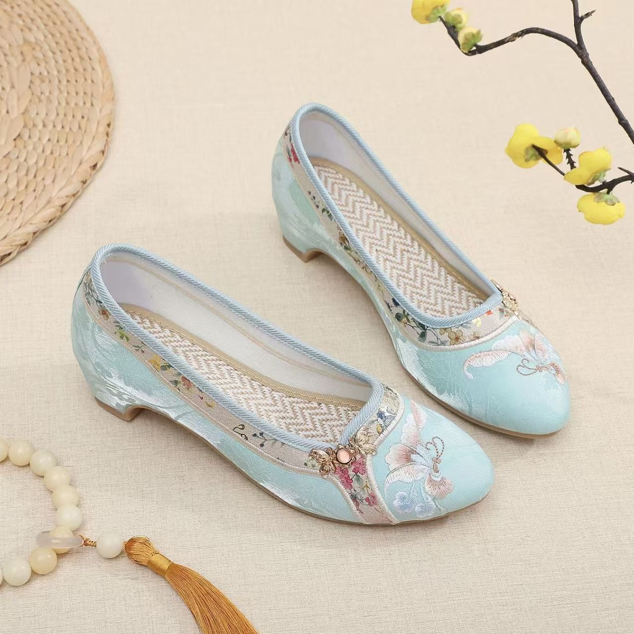 女性用ローヒール刺繍入りチャイナシューズ、中国風ソフトソール - Embroidery Fabric のレビューと価格