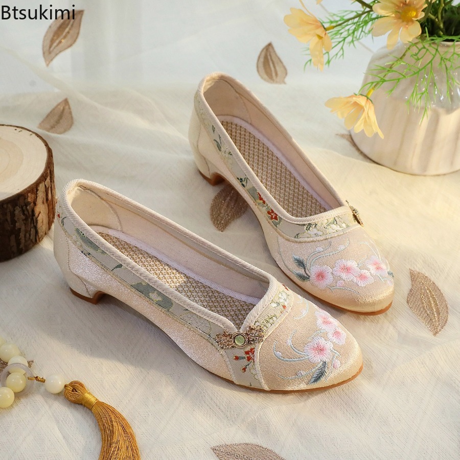 2026 新しい女性の靴エスニックスタイル刺繍古い北京布靴シ - Embroidery Fabric のレビューと価格