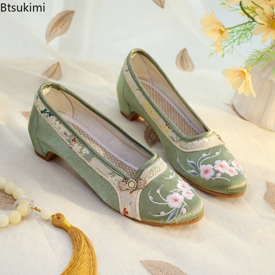 2026 新しい女性の靴エスニックスタイル刺繍古い北京布靴シ - Embroidery Fabric のレビューと価格