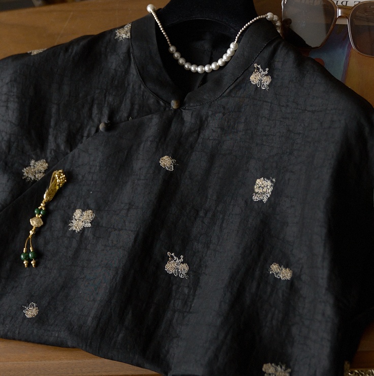 新しい女性のカジュアルスタイルクラウドシルククラックパターン - Embroidery Flower Pattern のレビューと価格