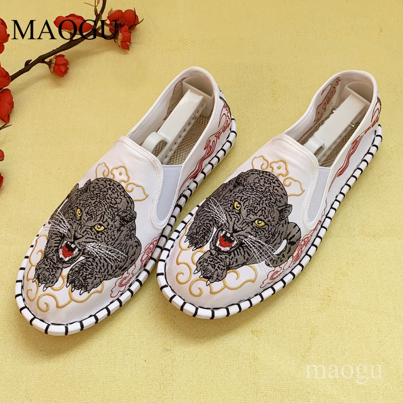 ユニセックス中国風刺繍スリッポンシューズ、龍虎柄ステッチソー - Embroidery Fabric のレビューと価格